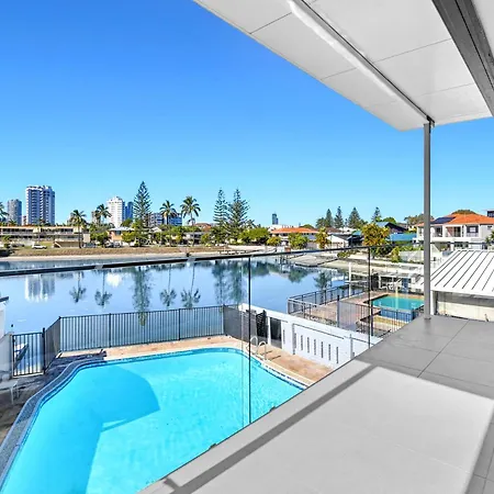 Riverside 4 Bedroom House Unit In Surfers Paradise Gold Coast Exterior photo