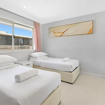 Riverside 4 Bedroom House Unit In Surfers Paradise Gold Coast Exterior photo