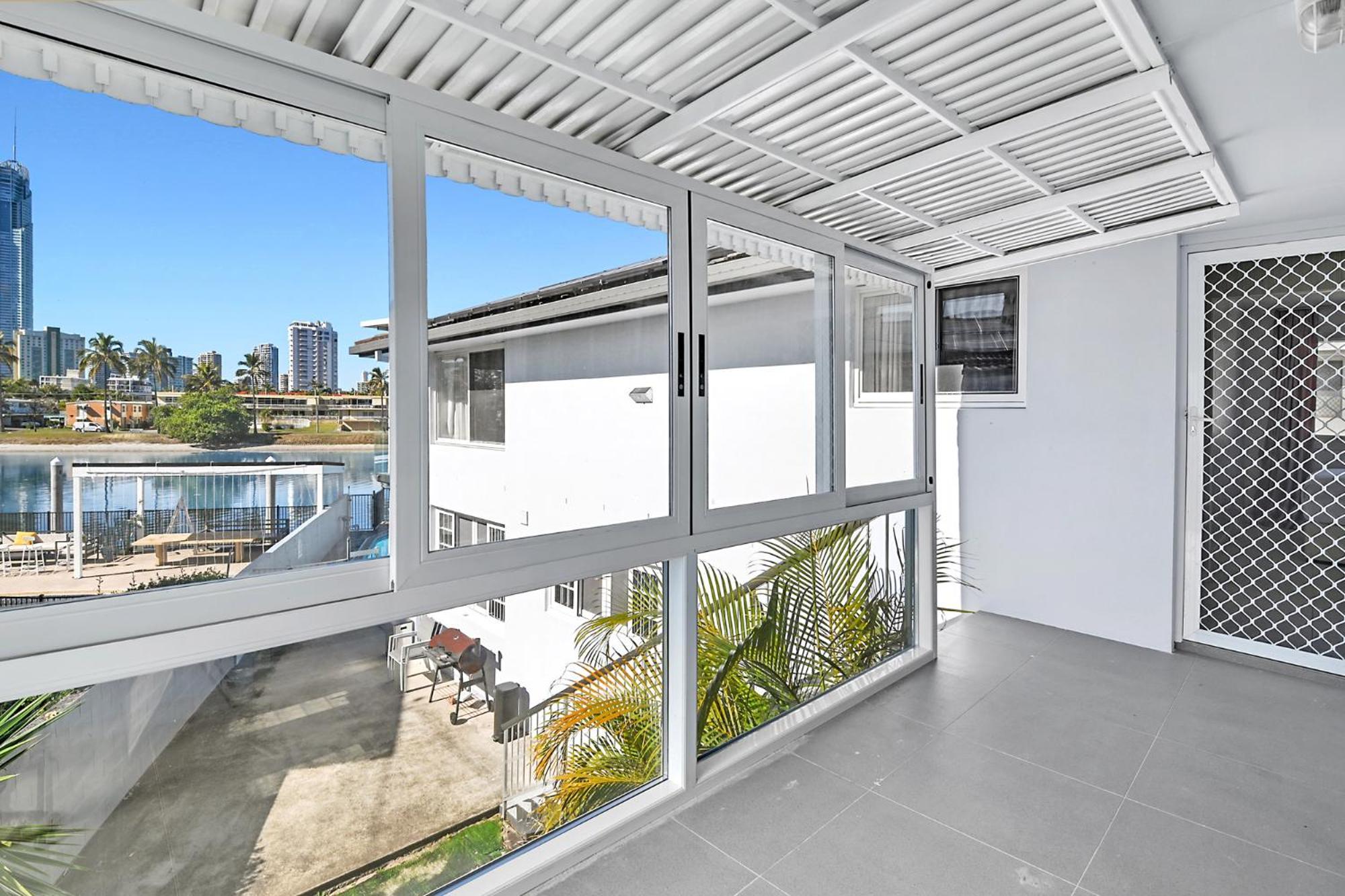 Riverside 4 Bedroom House Unit In Surfers Paradise Apartment *
