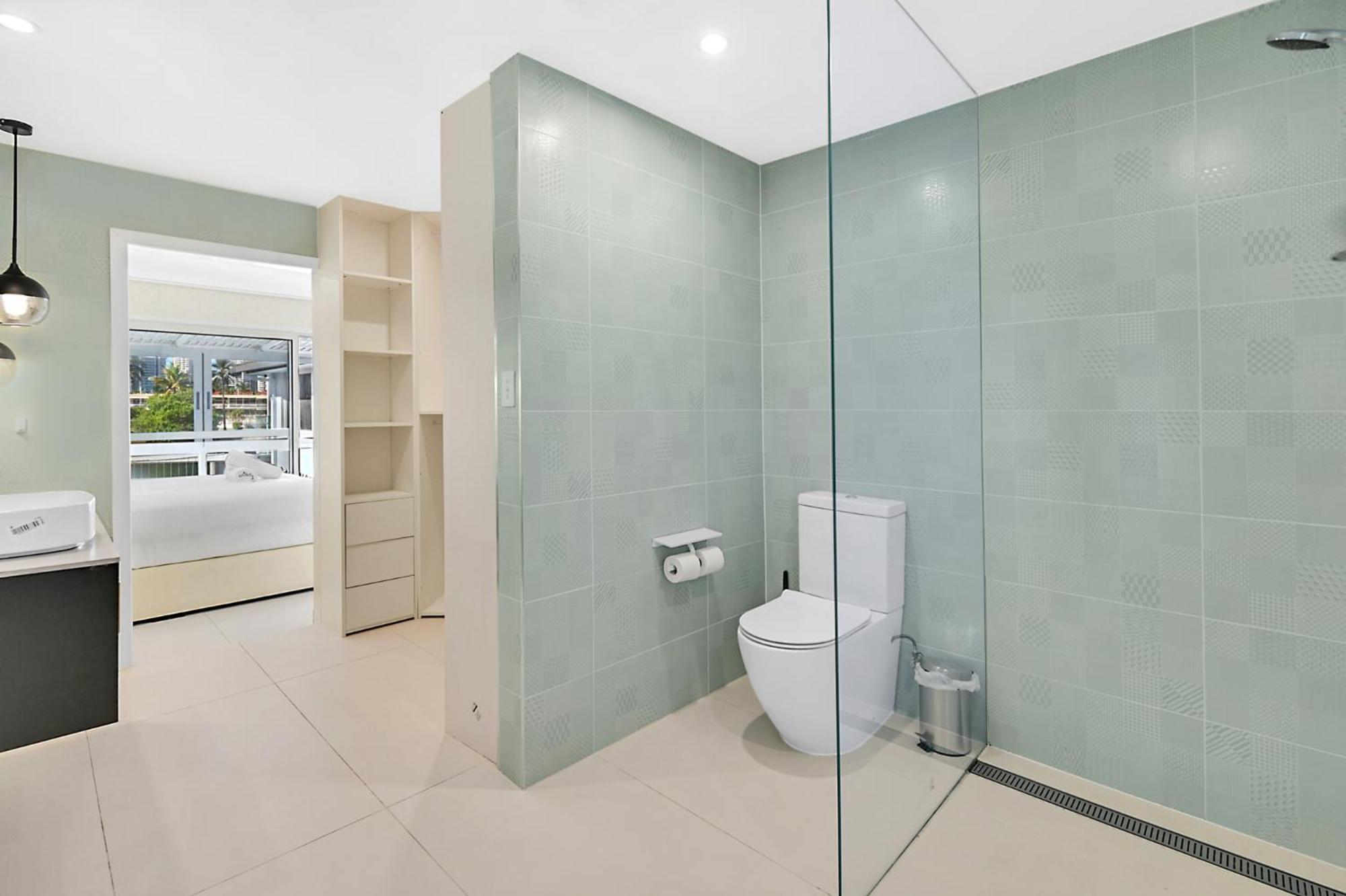 Apartment Riverside 4 Bedroom House Unit In Surfers Paradise