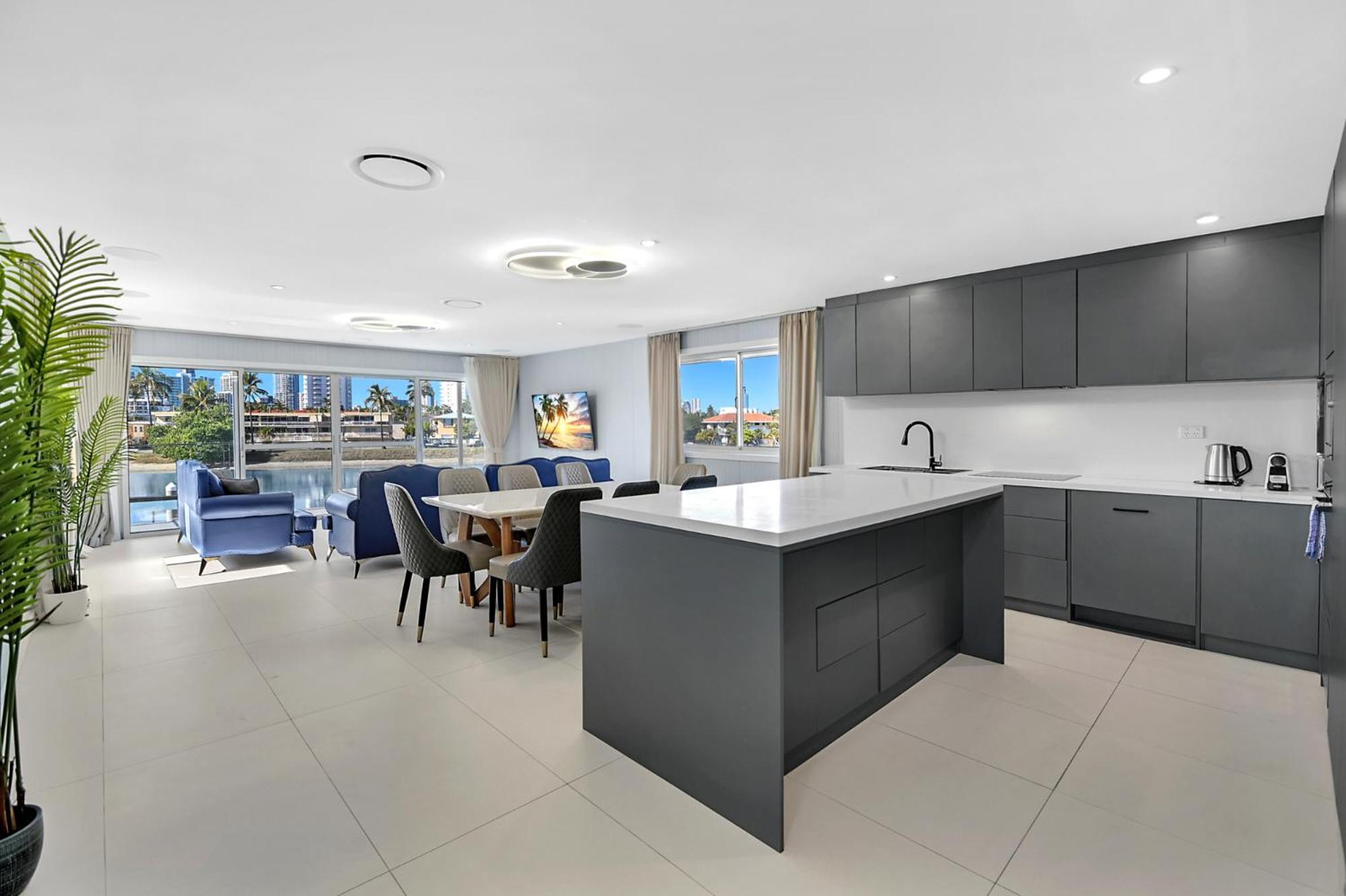 Riverside 4 Bedroom House Unit In Surfers Paradise * Gold Coast