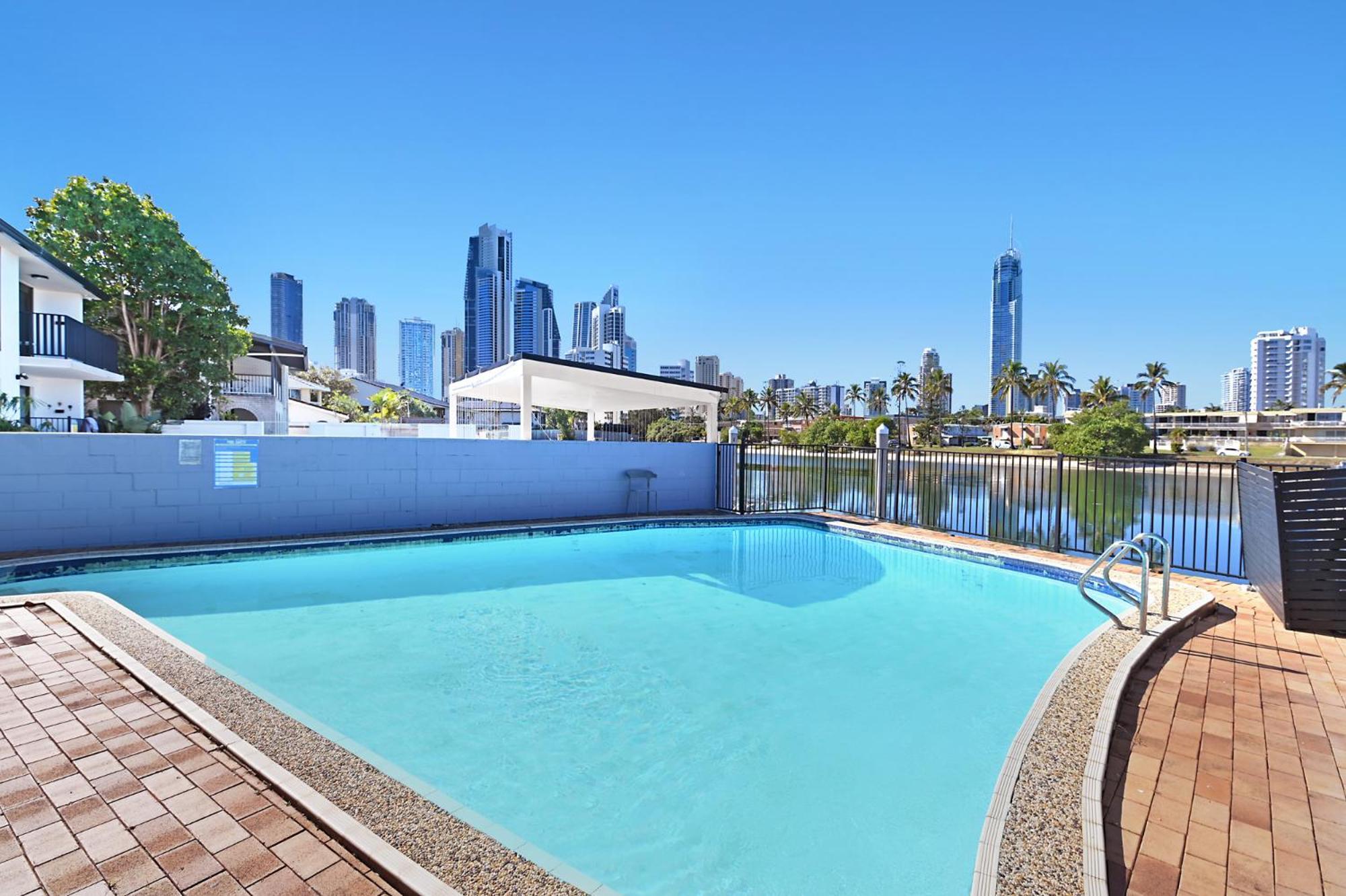 Apartment Riverside 4 Bedroom House Unit In Surfers Paradise *