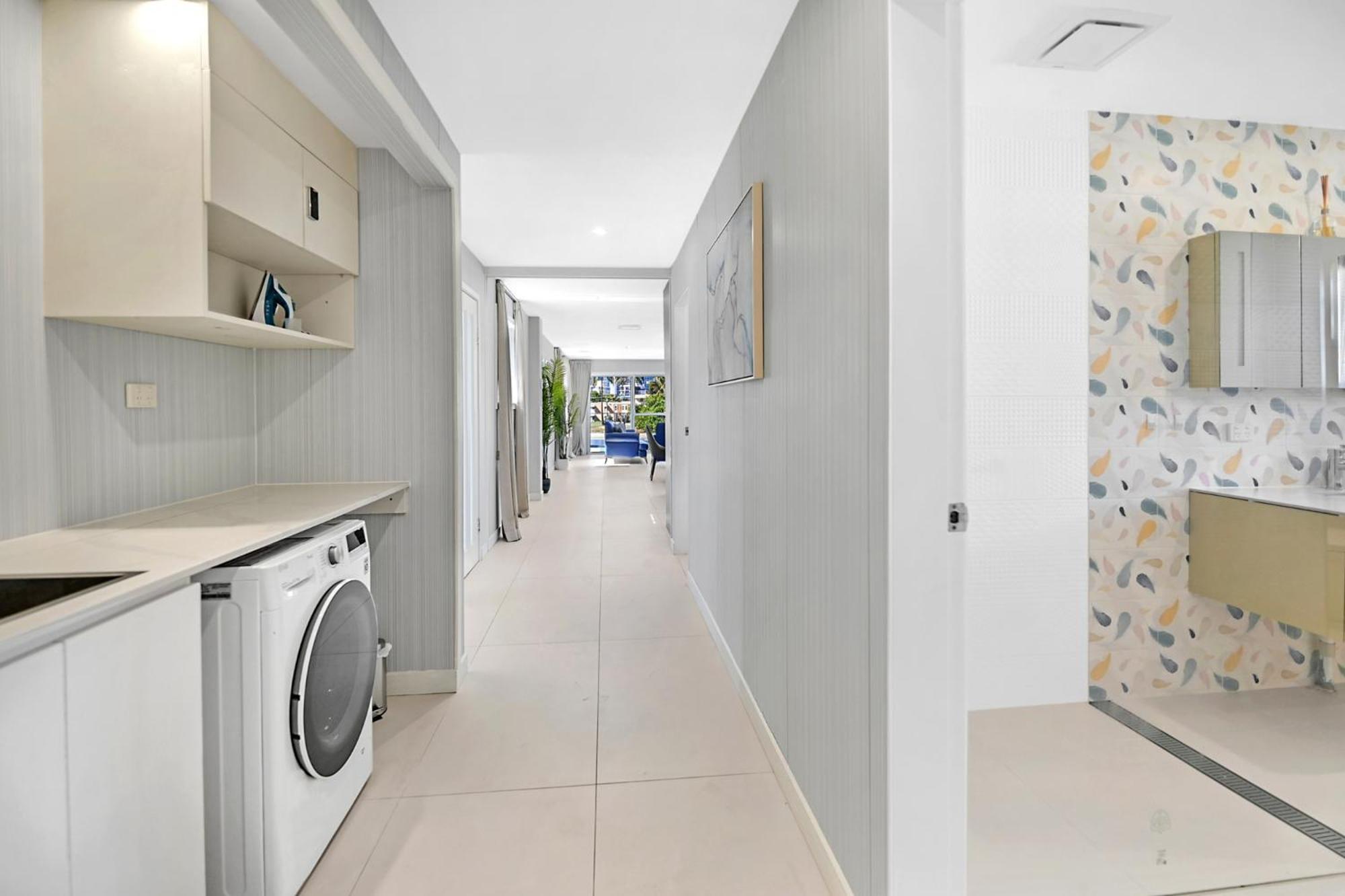 Apartment Riverside 4 Bedroom House Unit In Surfers Paradise