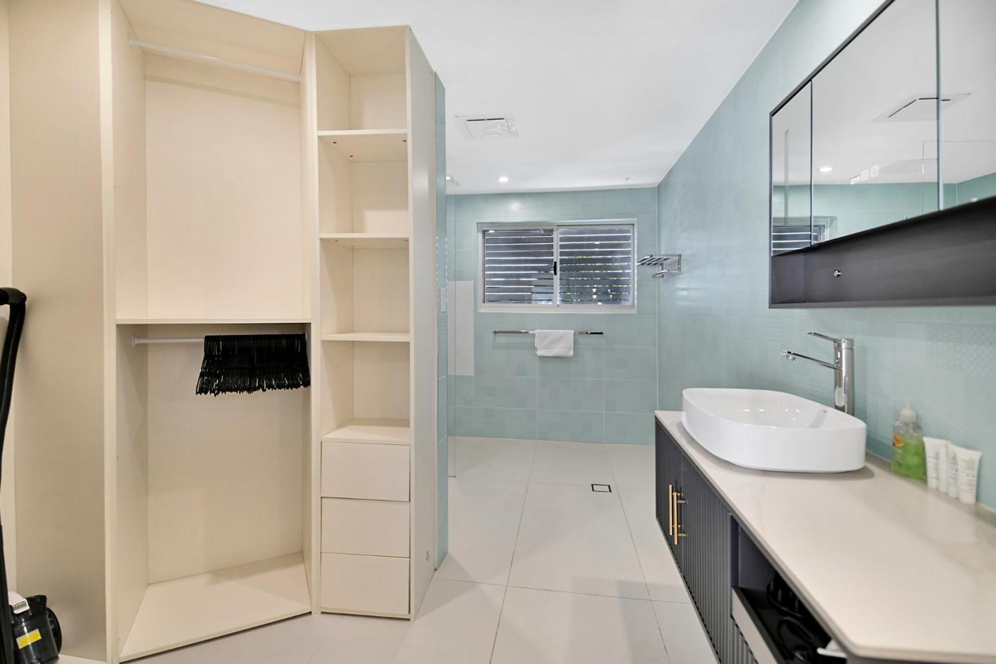 Riverside 4 Bedroom House Unit In Surfers Paradise Gold Coast